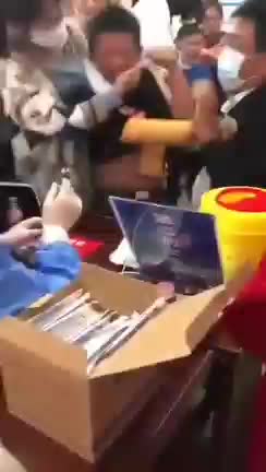 Chinese Government Are Forcing 3-11 Years Old Take the Mandatory Covid Shot Now