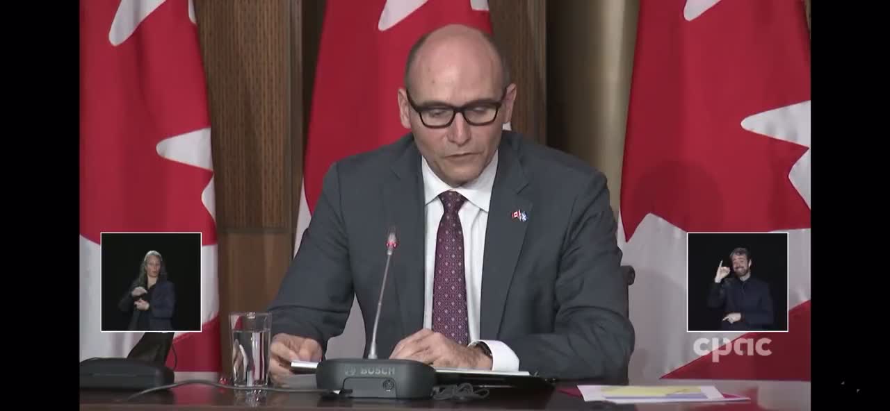 Health Minister announces that people who traveled to affected areas are no longer allowed to enter Canada