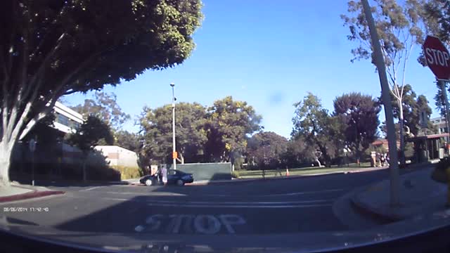 Driving around in Los Angeles Vid 17380009