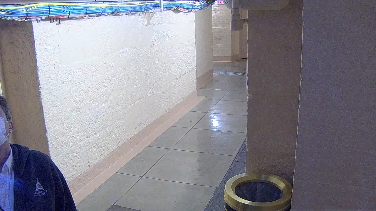 0013USCSBASB10Hallway_2021-01-05_06h00min02s410ms.mp4