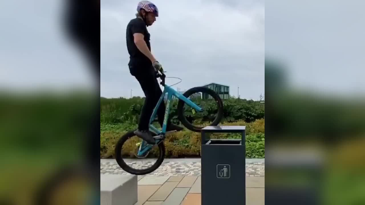 Perfect bike maneuver