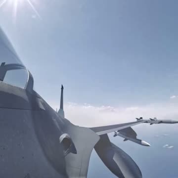 Fighter Jet Records Contact With Iranian Mothership