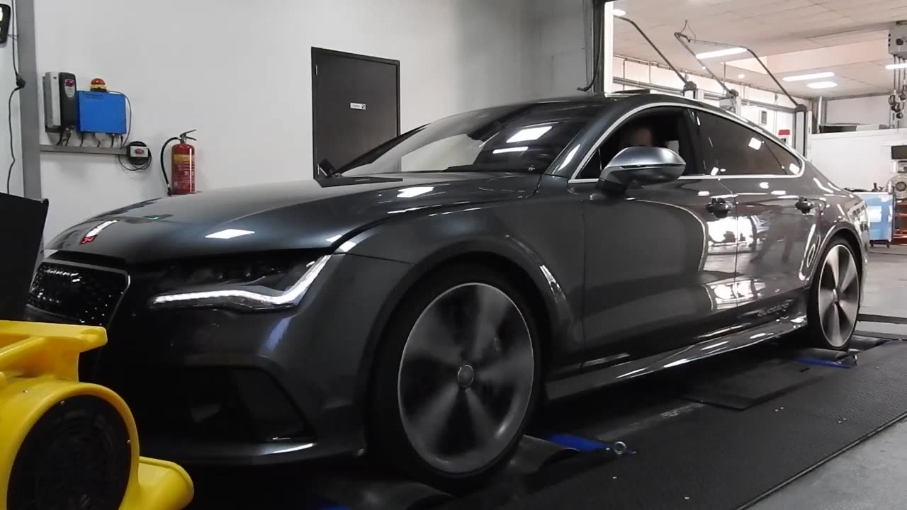 Rs7 engine sound