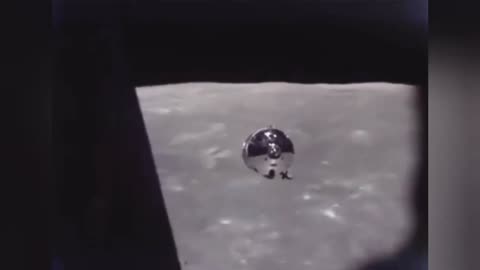 OVNI SOBREVOLANDO LA LUNA DURANTE LA ÓRBITA LUNAR DEL APOLO X 14/05/1969