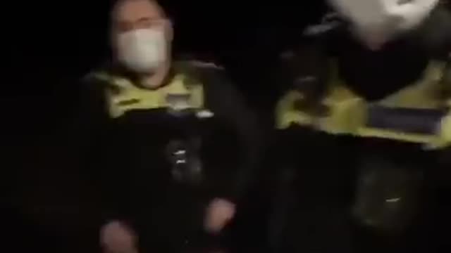 Victorian cops intimidation Australians. Fascist Bastards!!!