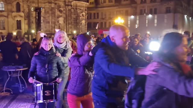 FREEDOM DAY - POLONAISE, Dresden, 30 10 2021 - YANN SONG KING, FRANK HÖR AUF...