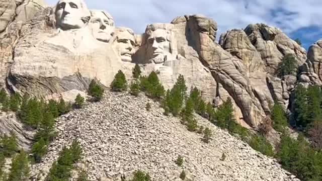South Dakota Must see spots