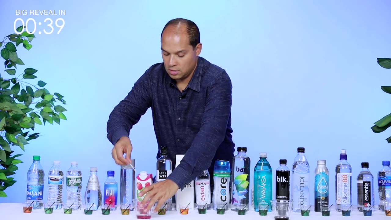 We tested the pH of 20 bottled waters! Which is the best to drink?