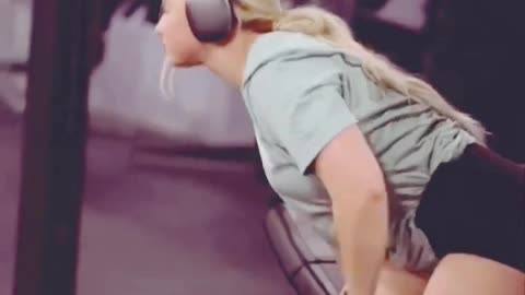 Hot gym girl 🥵