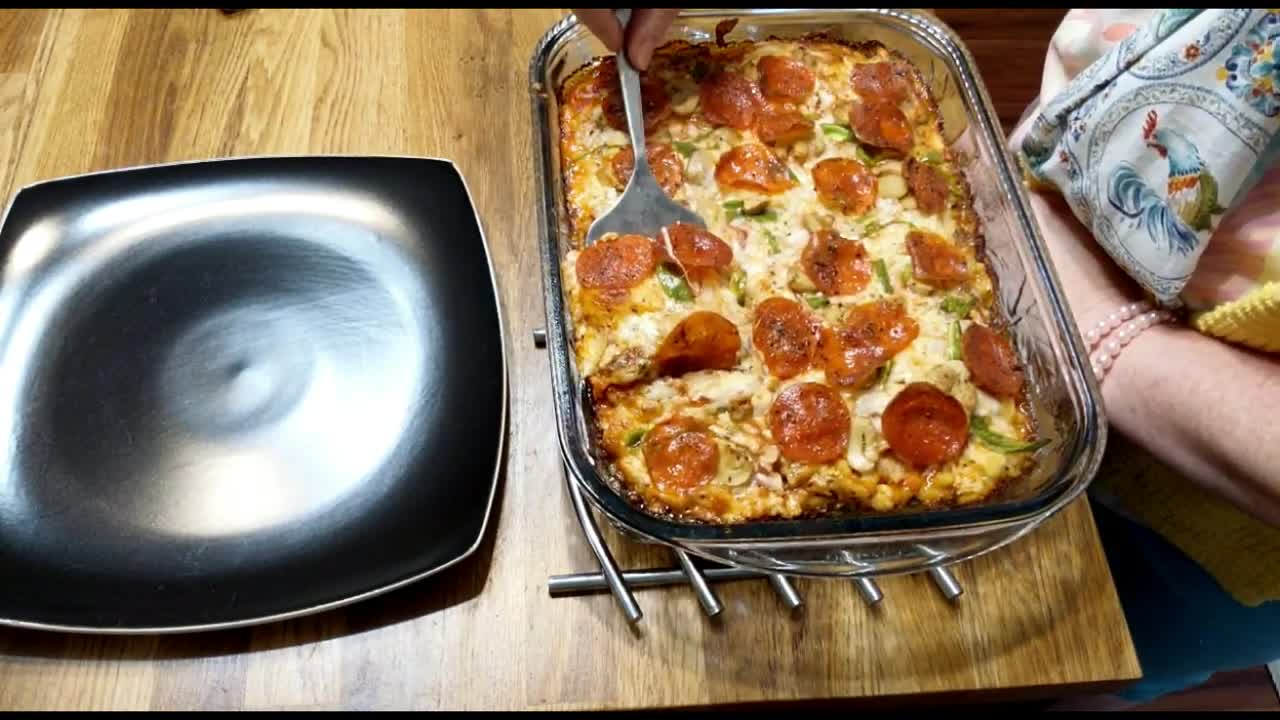 The Best Mac N Cheese Pizza, No Crust Needed, Southern Cooking with CVC