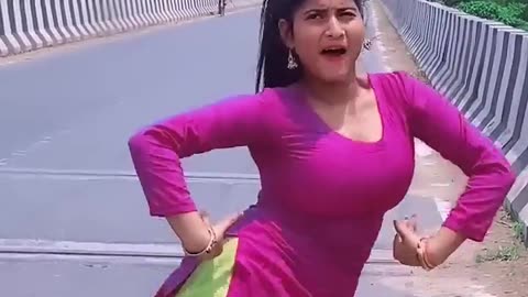 Kisi ki pyare bal