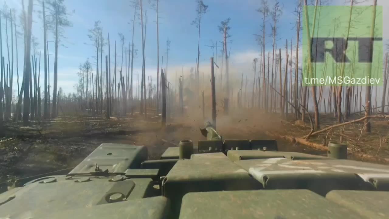 T-72 Tank RF Armed Forces, shoots a trench with AFU Soldiers