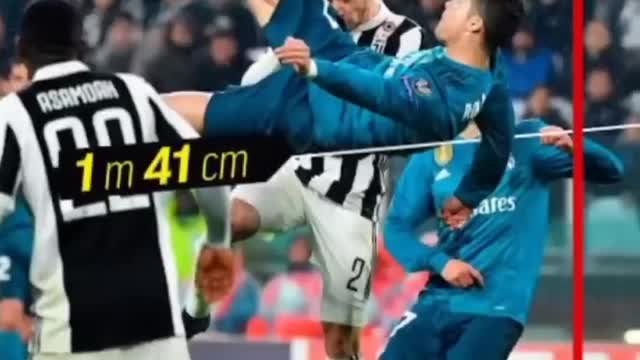 Ronaldo bicycle kick vs. Messi bicycle kick
