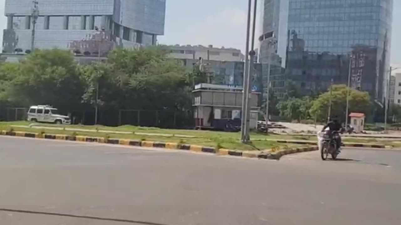"Discovering Gurugram: A Journey Through India's Prosperous City"