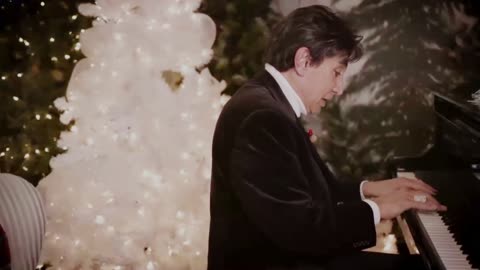 Dino Kartsonakis at the Piano Christmas 2021 V2
