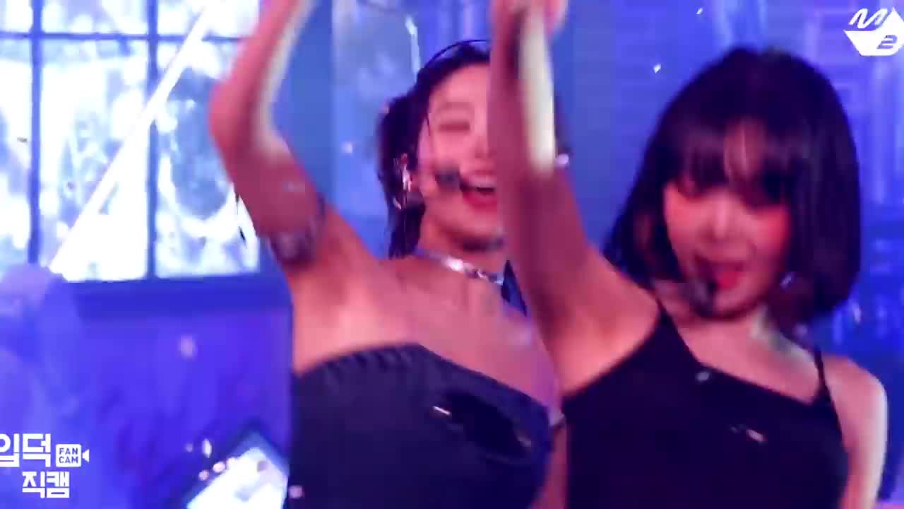 [르세라핌] 언니... 근육이 시끄러워요💪