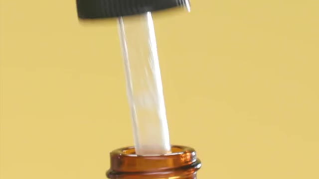 Testing vitamin C serum on apples 😱 Modèle