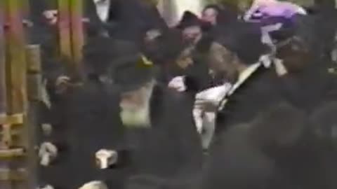 13. Motzei Rosh Hashana 5750, Havdala and Kos She Bracha = מוצאי ר"ה תש"נ