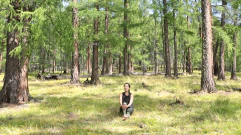 Yoga Moves: Archer's Pose demonstrated in Tuva