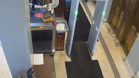 1017RSOB01DelAveADADoor_2021-01-06_10h19min08s887ms.mp4