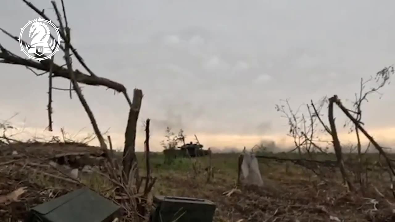 Challenger Tank Provides Cover for Ukrainian Soldiers