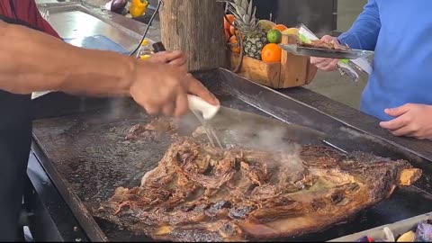 Churrasco brasileiro: os bastidores de uma churrascaria especializada em COSTELÃO 12 horas