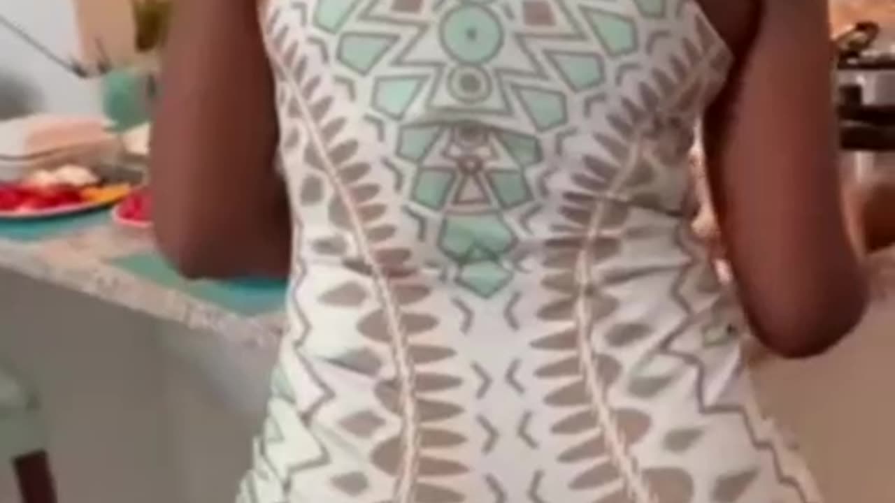 Beautiful with good body shape. Thick Ass✌
