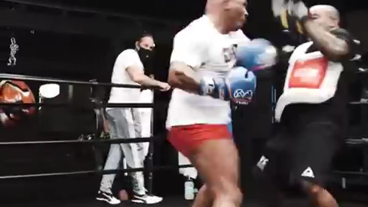 Mike Tyson in training 🔥🔥