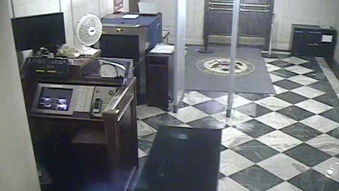 3207LHOBGRNJ-CStDoor_2021-01-06_06h00min02s057ms.mp4