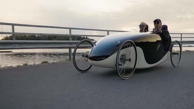 Kinner four-wheeled two-seater velomobile