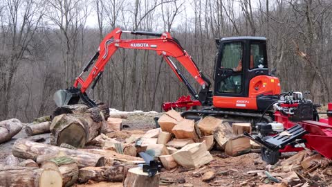 Turning Big Logs into Perfect Firewood