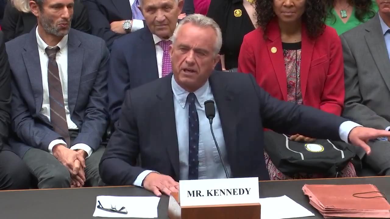 Robert F. Kennedy Jr. Gets ROARING Applause After Powerful Opening Speech On Government Censorship