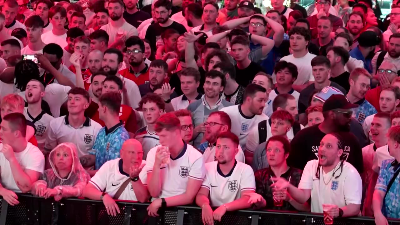 England fans angry with a draw against Slovenia