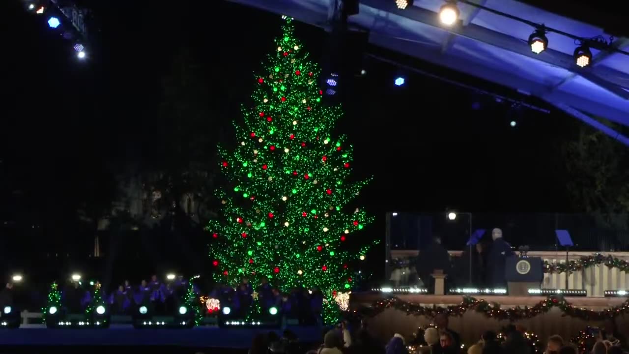 Biden's final White House Christmas tree lighting as president((12.05.2024))