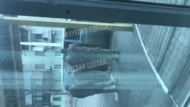 Odessa: Ukraine military forces conscript in to an unmarked van