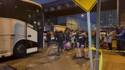 1st migrant bus to Philadelphia has arrived - 29 migrants