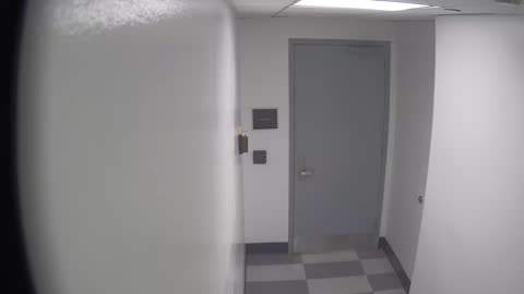 6141RHOBG1G101DStairwayLobbyEntry_2021-01-06_18h20min03s687ms.mp4