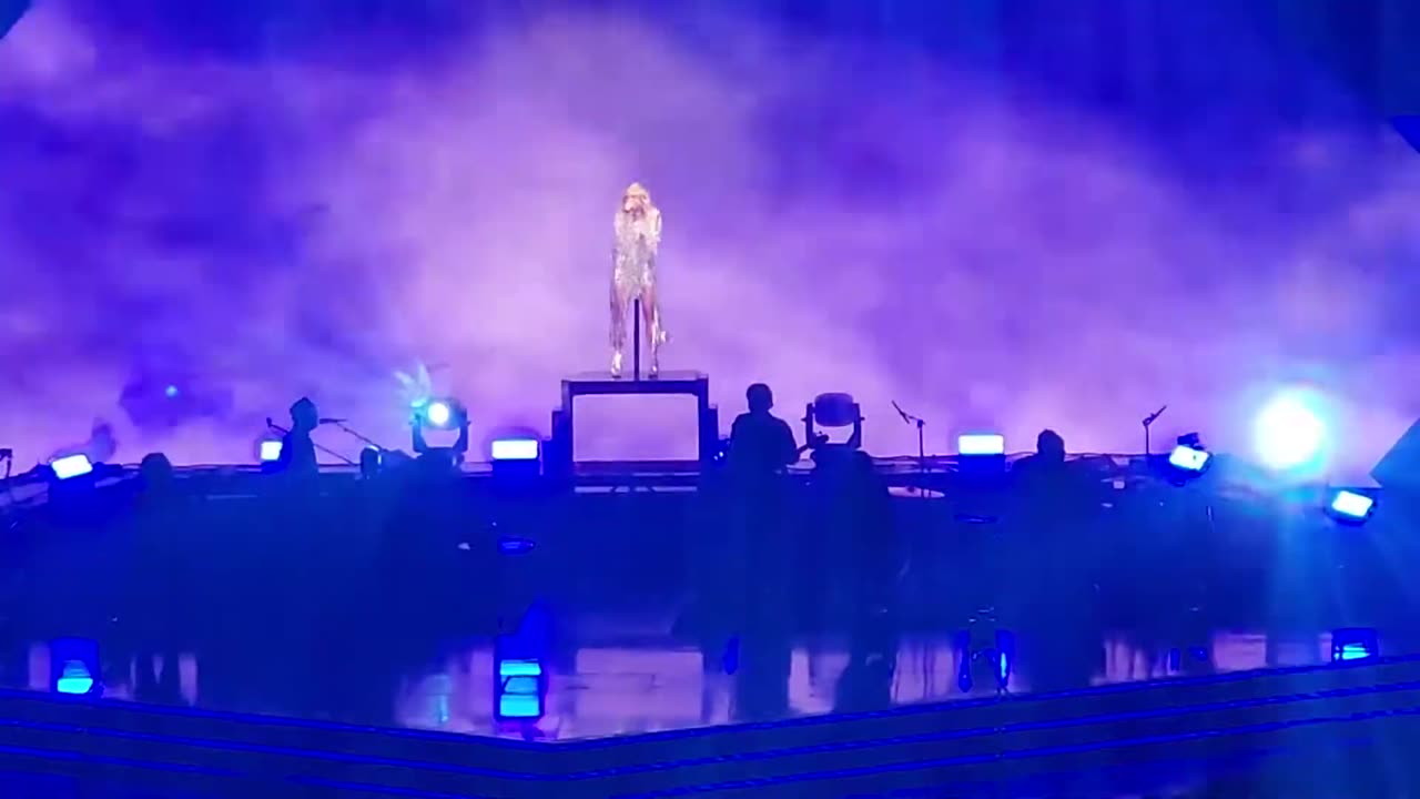 Carrie Underwood - Blown Away 11-12-2022 Moline