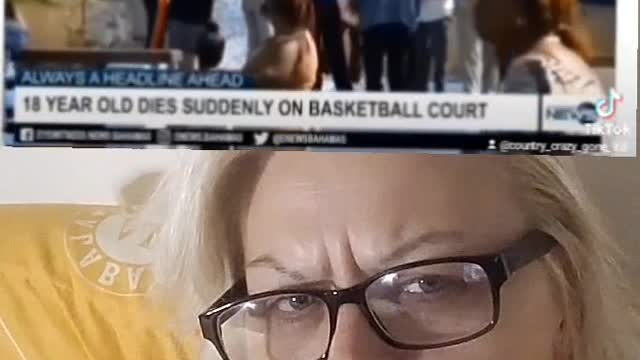 18-year-old completely falls dead while playing basketball