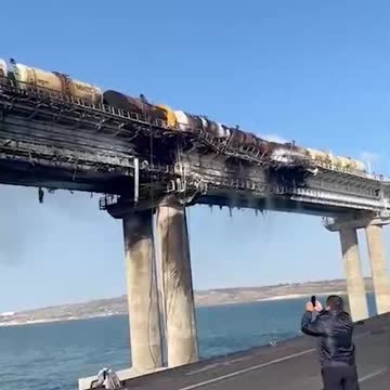 ΒΙΝΤΕΟ από το σημείο της έκρηξης στην γέφυρα της Κριμαίας από ΑΥΤΟΠΤΗ ΜΑΡΤΥΡΑ