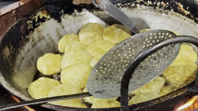 Puri Making !!! Making lentil Fried Bread !! Streetfood