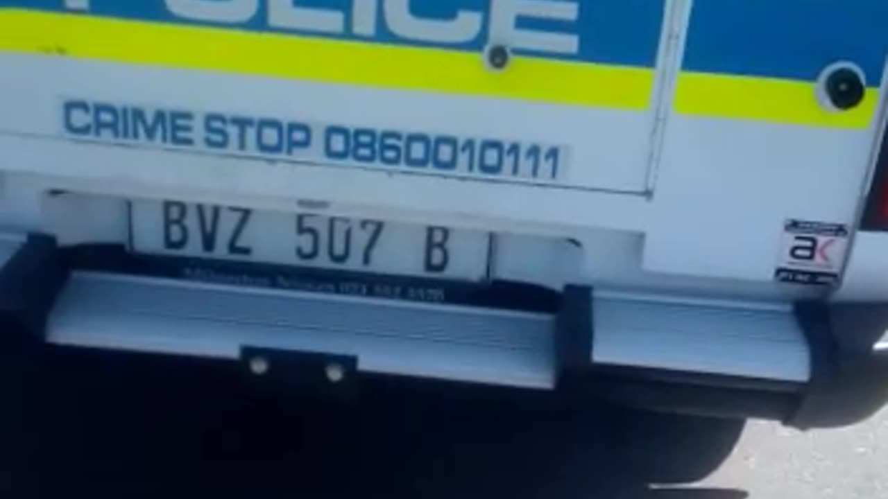 A parking disgrace: Min gespin cop filmed using a disabled bay