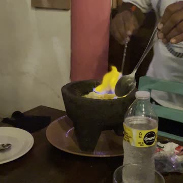 Eating out #expat style 🤤 🇲🇽🤩#shorts #tamararoseblodgett #eat w/fire 🔥