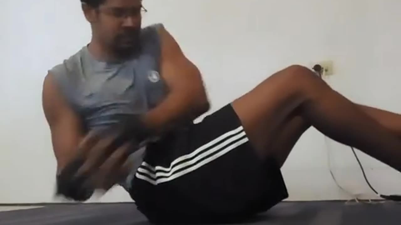 Russian Twist Abs Workout AT Home (24 March 2023)