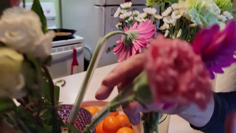 HUBBY BRINGS ME FLOWERS OFTEN (Praise the Lord!)