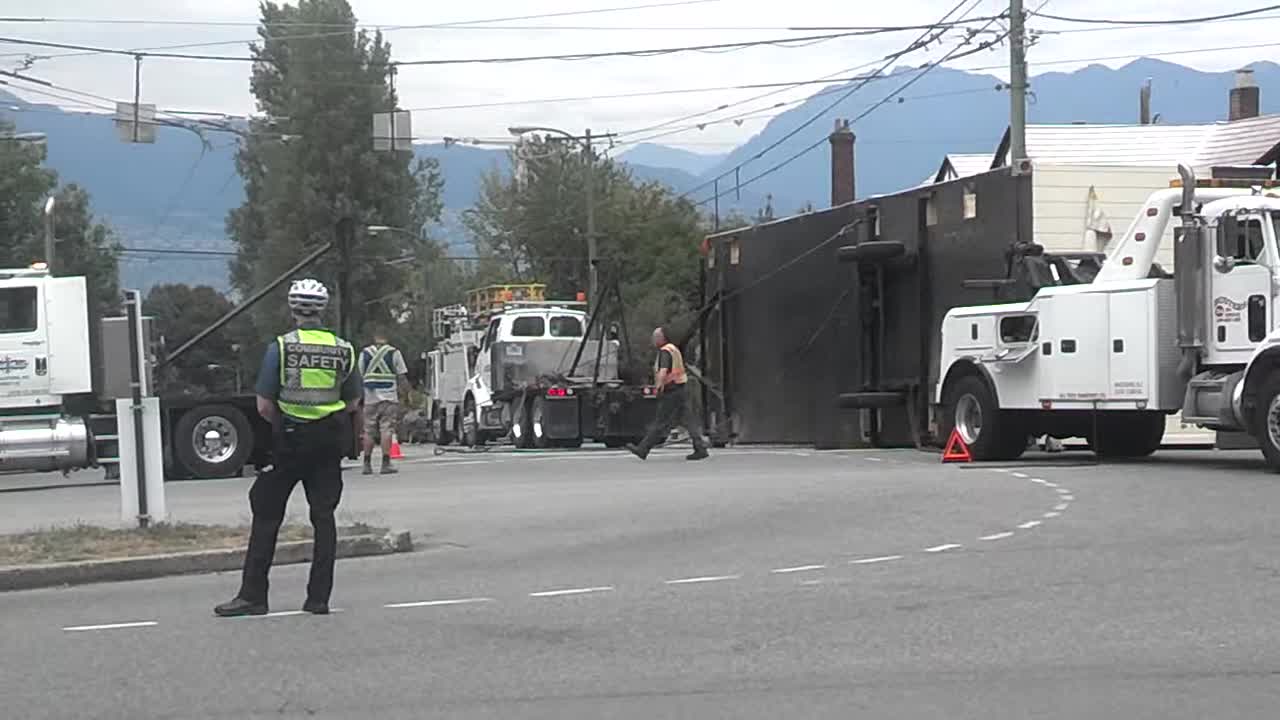 Mobile Trailer Accident Dunbar & 16th Vancouver, B.C.