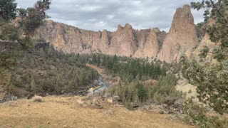 Central Oregon – Smith Rock State Park – Spectacular Overlook – 4K