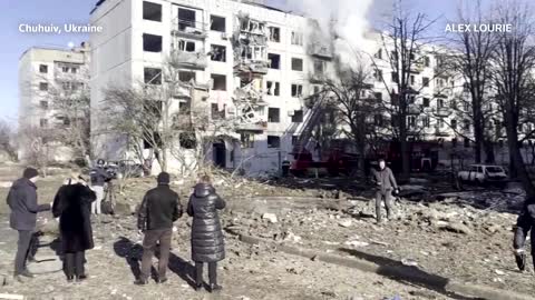 Civilian apartment buildings shelled in Kharkiv