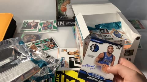 Opening the 2022-2023 Donruss basketball hobby box case hit lots of numbered cards 🔥🔥🔥