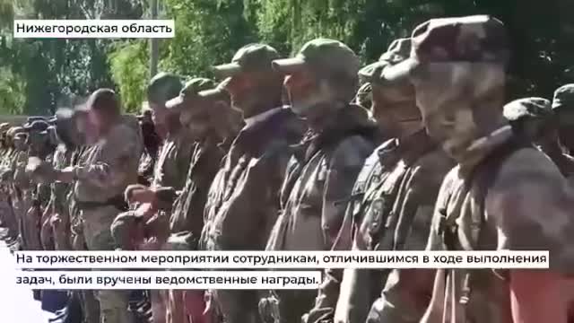 V Nižněnovgorodské oblasti občané vítají ruské jednotky vracející se z Donbasu